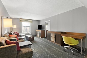 Hampton Inn & Suites Newtown