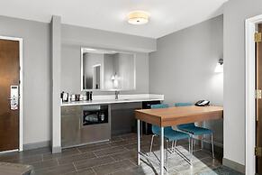 Hampton Inn & Suites Newtown