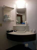 Hampton Inn & Suites Newtown