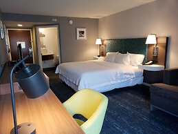 Hampton Inn & Suites Newtown