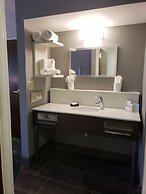 Hampton Inn & Suites Newtown