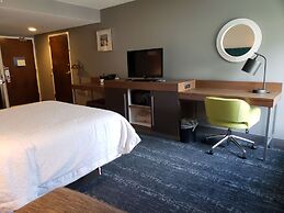 Hampton Inn & Suites Newtown
