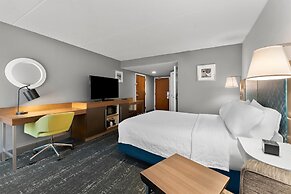 Hampton Inn & Suites Newtown