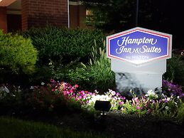Hampton Inn & Suites Newtown