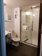 Hampton Inn & Suites Newtown