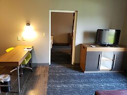 Hampton Inn & Suites Newtown