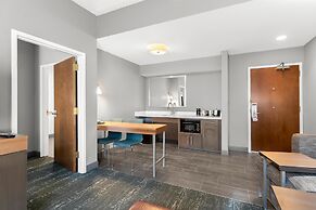 Hampton Inn & Suites Newtown