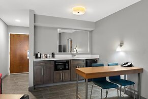 Hampton Inn & Suites Newtown