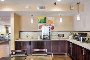 Quality Inn & Suites Quincy - Downtown