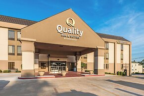 Quality Inn & Suites Quincy - Downtown