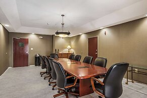 Quality Inn & Suites Quincy - Downtown