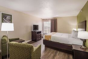 Quality Inn & Suites Quincy - Downtown