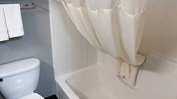 Studio 6 Duluth, GA - Near Gas South District