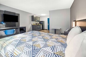 Studio 6 Duluth, GA - Near Gas South District