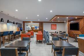 Holiday Inn Express Portland SE- Clackamas Area by IHG