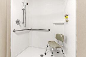 Holiday Inn Express Portland SE- Clackamas Area by IHG