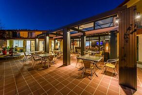 Alpha Hotel Canberra