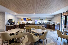 Comfort Suites Golden West on Evergreen Parkway