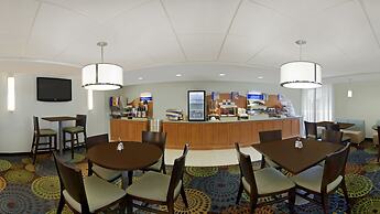 Holiday Inn Express Romulus / Detroit Airport, an IHG Hotel