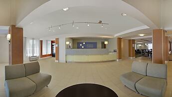 Holiday Inn Express Romulus / Detroit Airport by IHG