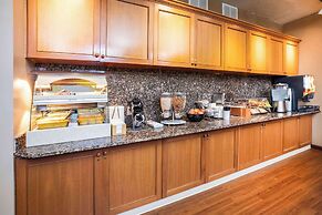 La Quinta Inn & Suites by Wyndham Portland Airport