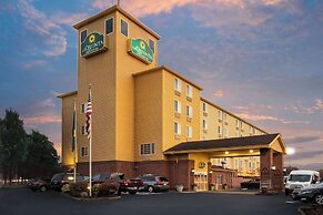 La Quinta Inn & Suites by Wyndham Portland Airport