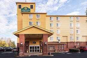 La Quinta Inn & Suites by Wyndham Portland Airport