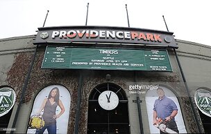 La Quinta Inn & Suites by Wyndham Portland Airport