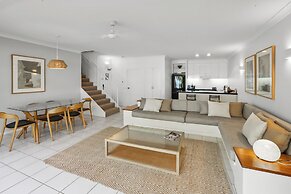 Alamanda Palm Cove by Lancemore