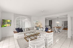 Alamanda Palm Cove by Lancemore