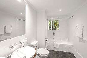 Alamanda Palm Cove by Lancemore