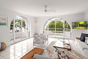 Alamanda Palm Cove by Lancemore