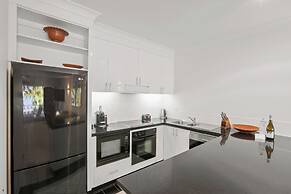 Alamanda Palm Cove by Lancemore