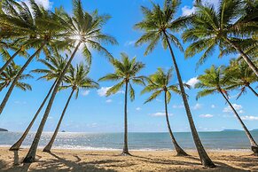 Alamanda Palm Cove by Lancemore