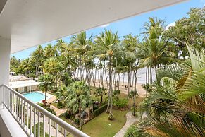 Alamanda Palm Cove by Lancemore