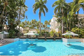 Alamanda Palm Cove by Lancemore