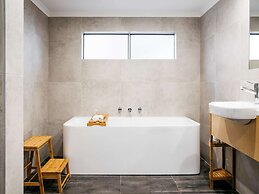 ibis Styles Canberra Eaglehawk