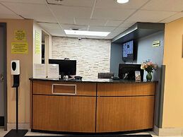 Super 8 by Wyndham Frederick