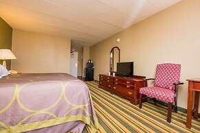 Super 8 by Wyndham Frederick