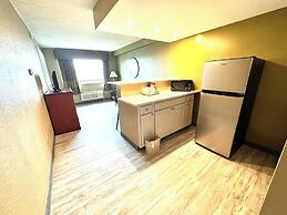 Super 8 by Wyndham Frederick