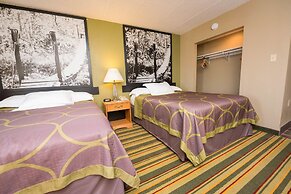 Super 8 by Wyndham Frederick