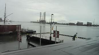 Harbor House at Pier 21