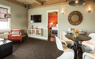 Harbor House at Pier 21