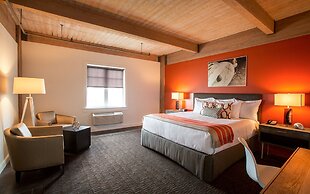 Harbor House at Pier 21