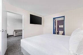 Spark by Hilton Charlotte Tyvola I-77