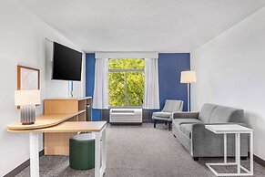 Spark by Hilton Charlotte Tyvola I-77