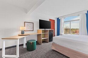 Spark by Hilton Charlotte Tyvola I-77