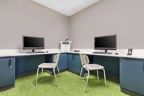 Spark by Hilton Charlotte Tyvola I-77