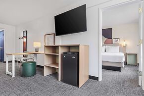 Spark by Hilton Charlotte Tyvola I-77