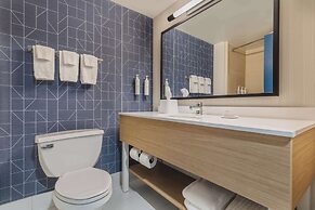 Spark by Hilton Charlotte Tyvola I-77